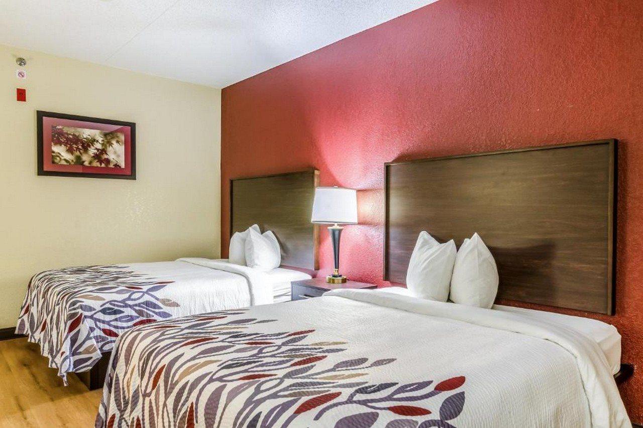 Red Roof Inn & Conference Center Wichita Airport Exterior photo