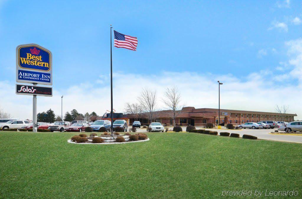 Red Roof Inn & Conference Center Wichita Airport Exterior photo