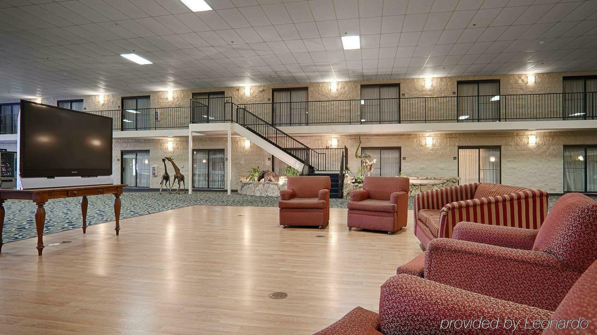 Red Roof Inn & Conference Center Wichita Airport Exterior photo